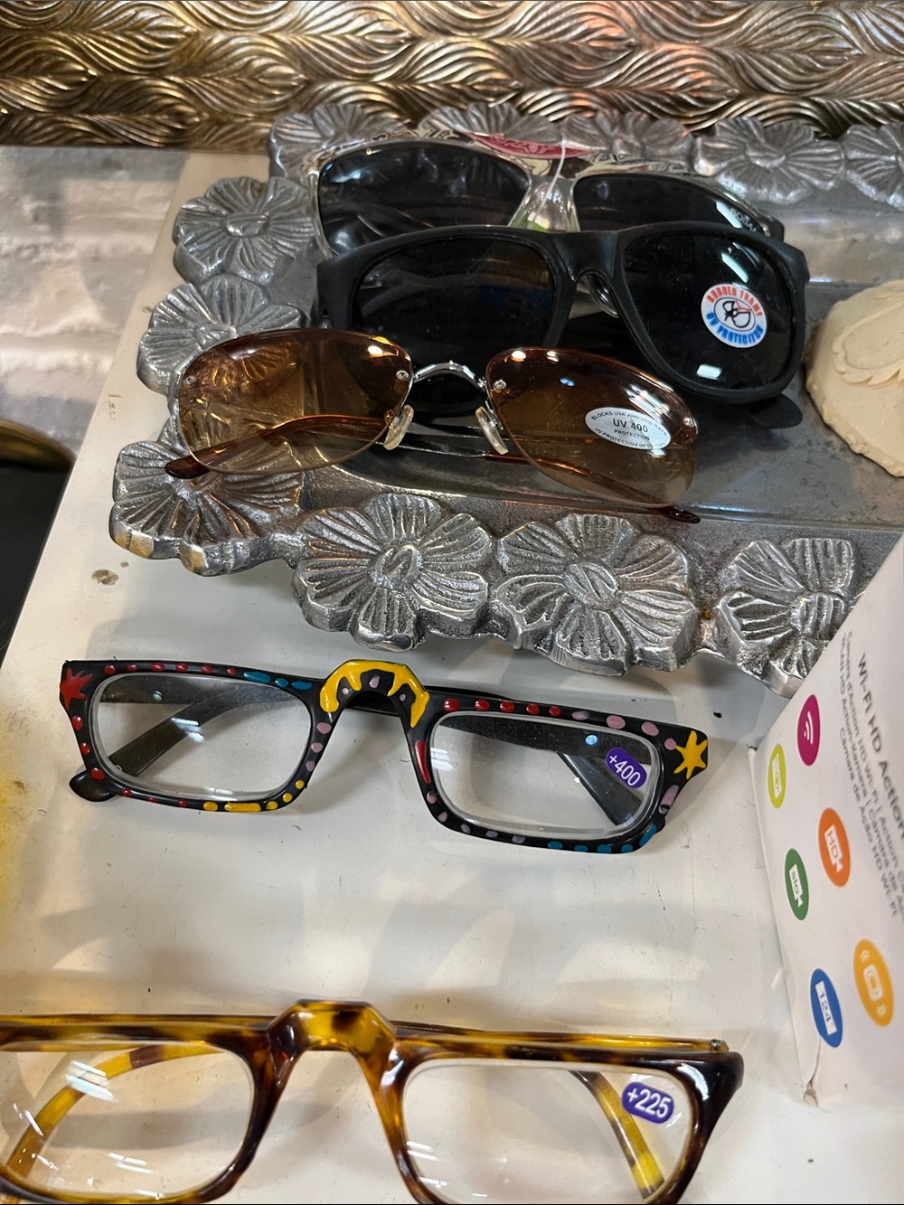 SUNGLASSES - Picture 2 of 4